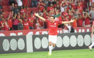 Damião comemora presença no Top 10 dos artilheiros do Internacional