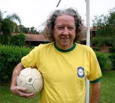 Escritor que criou a camisa canarinho da Seleção morre aos 83 anos