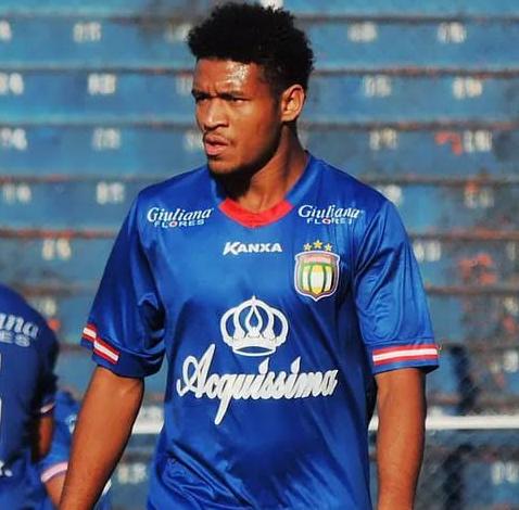 Lucas Saturnino é trunfo do Azulão na Copa São Paulo (Foto: Fabrício Cortinove)