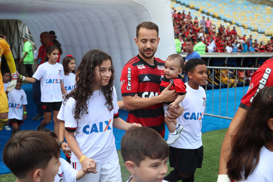 Éverton Ribeiro não descarta possibilidade de Flamengo ganhar o Brasileirão