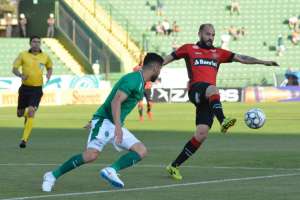 Brasil-RS x Guarani - Bugre tenta esquecer bastidores em duelo no Sul