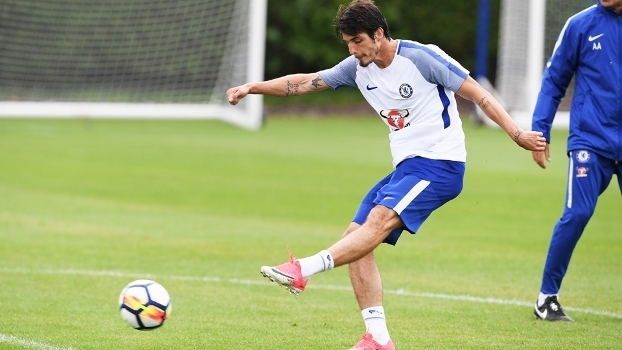 Presidente do Corinthians tenta tirar brasileiro do Chelsea