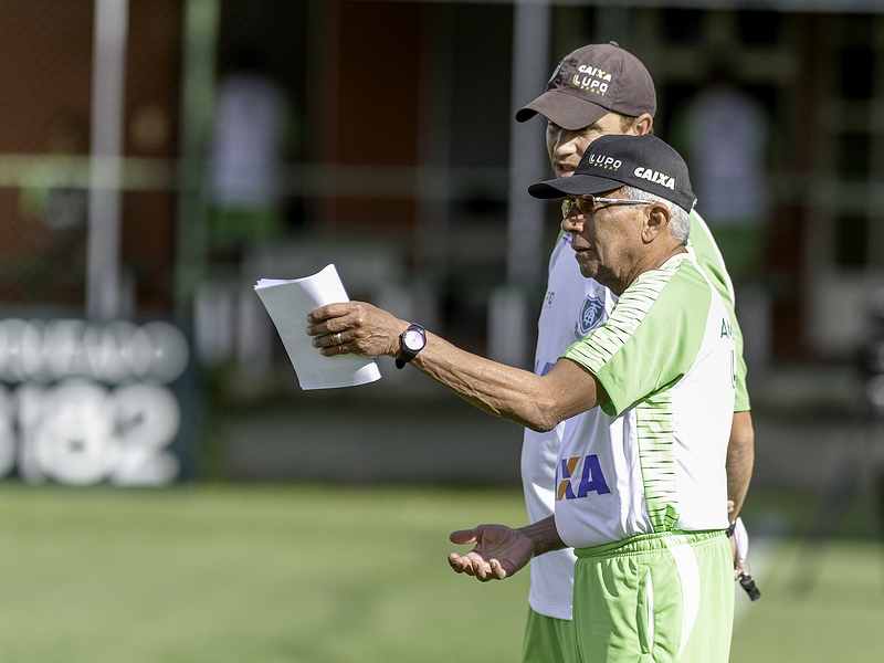 Givanildo vê evolução no Amérca e espera bom jogo contra o Santos