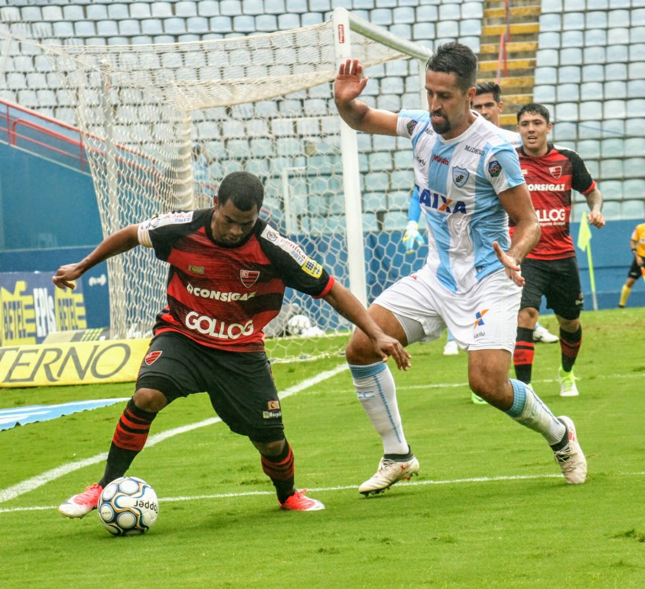 Série B: De olho no acesso, Goiás defende tabu contra o Oeste, que luta contra degola