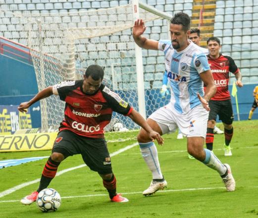 Oeste vem de empate com o Londrina na Arena Barueri