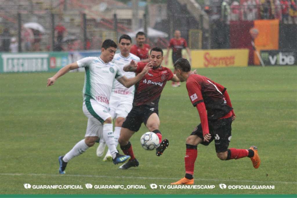 Brasil 1 x 1 Guarani - Xavante pressiona, mas fica apenas no empate 3 0002050354953 img