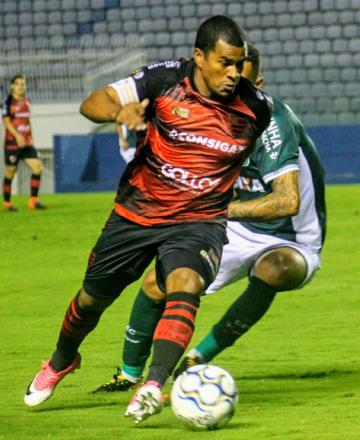 Mazinho abriu o placar para o Oeste