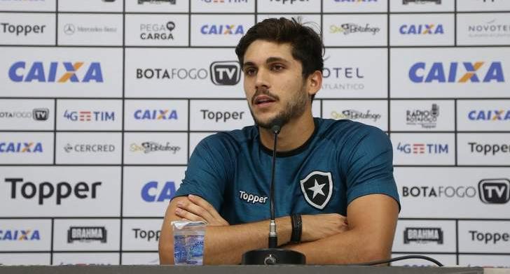 ‘Vamos brigar pela Sul-Americana’, diz zagueiro do Botafogo após vitória sobre Inter