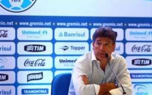 Brasileiro: Técnico diz que não está preocupado em terminar na frente de maior rival