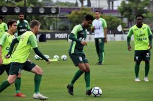 Aderlan espera triunfo do América-MG sobre o Palmeiras para sair do Z4