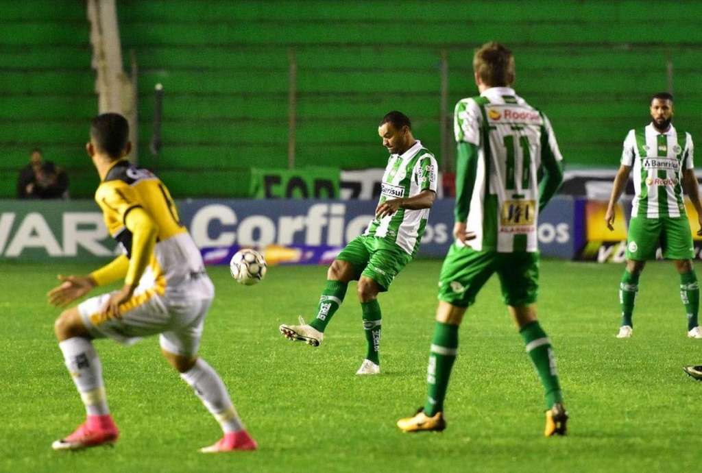 Diones lamenta rebaixamento do Juventude para a Série C. Foto: Arthur Dallagrave / Divulgação / Juventude