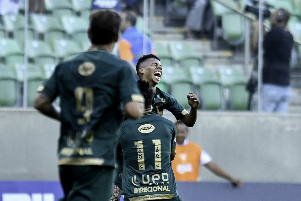 Givanildo elogia ‘determinação’ dos jogadores em vitória do América-MG