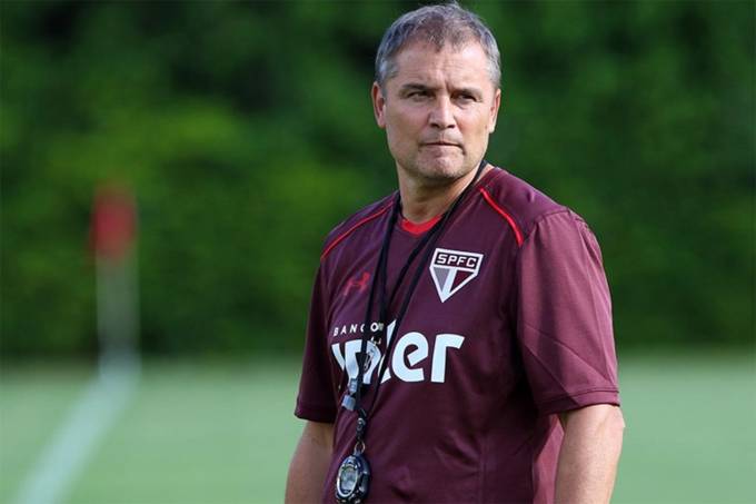 Ex-São Paulo, treinador dá primeira declaração após demissão