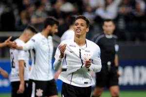 Andrés diz que Corinthians tem 2 reforços encaminhados e nega saída de Pedrinho