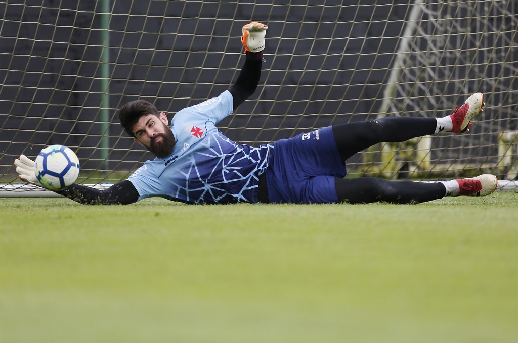 Fernando Miguel pede ‘malandragem’ e capacidade ao Vasco em luta contra a queda