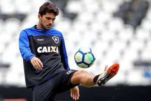 Rabello confia em vaga do Botafogo na Libertadores e lamenta ausência de Carli