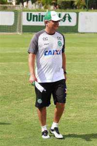 Série B: Presidente do Goiás revela intenção de manter ex-técnico do São Paulo