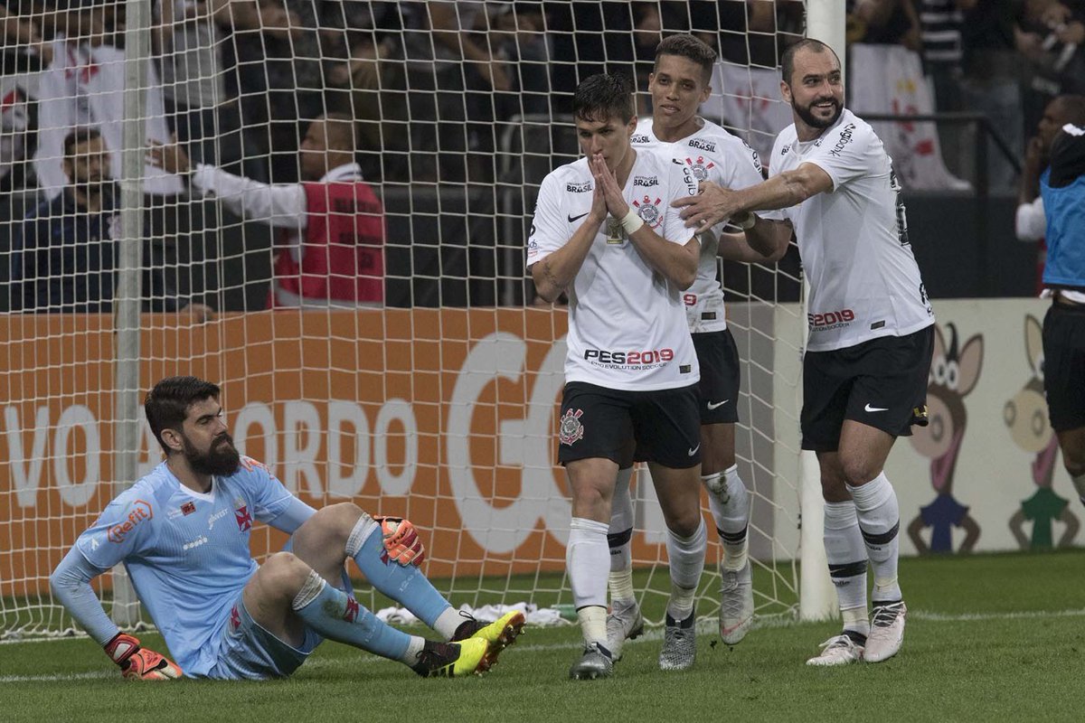Jair divulga relacionados do Corinthians e repetirá escalação pela 1ª vez