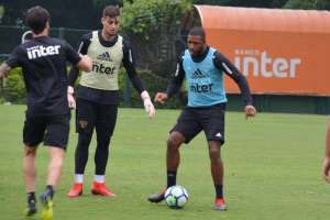 Diego Souza e Anderson Martins não treinam e viram dúvidas do São Paulo