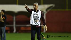 Há 12 jogos invicto em casa, Atlético-PR joga com força total contra Corinthians