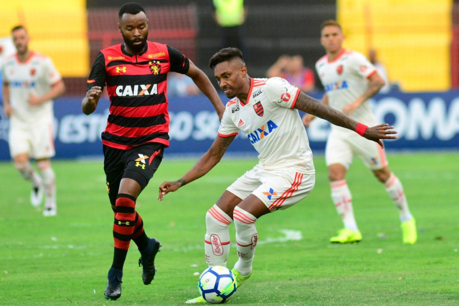 Com quatro novidades no time, Flamengo encara Grêmio em jogo decisivo no Maracanã