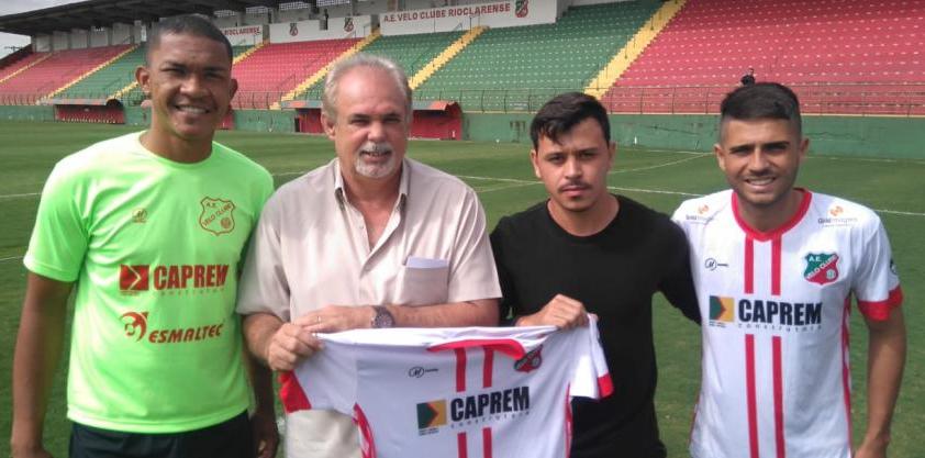 Jean, Reginaldo Breda (presidente), Gustavo Laguna e Hernandes - Foto: Divulgação / A.E. Velo Clube