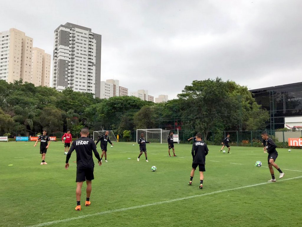 Diego Souza fica fora de treino, é vetado e dará lugar a Tréllez no São Paulo