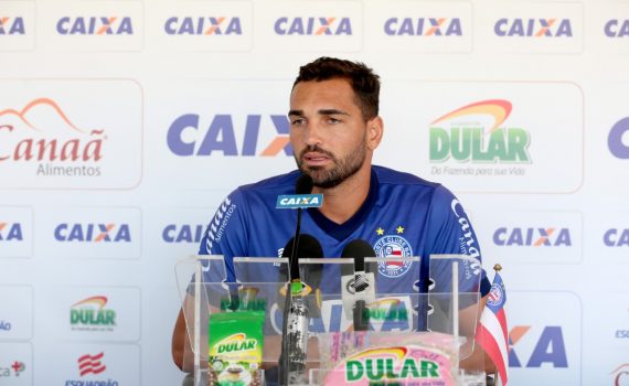 Gilberto volta a treinar entre titulares e pode ser surpresa no Bahia