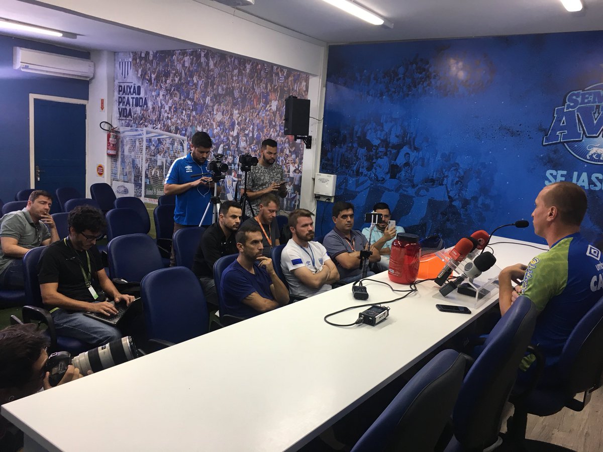 Série B: Prestes a se aposentar, Marquinhos concede última coletiva no Avaí