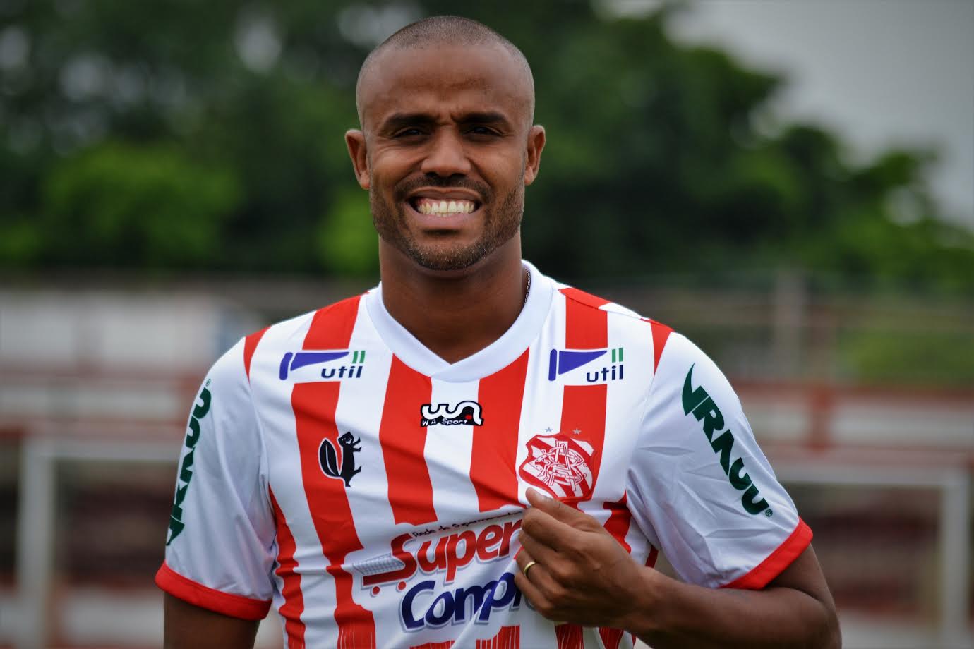 Carioca: Atacante ex-Guarani e Atlético-GO é apresentado pelo Bangu
