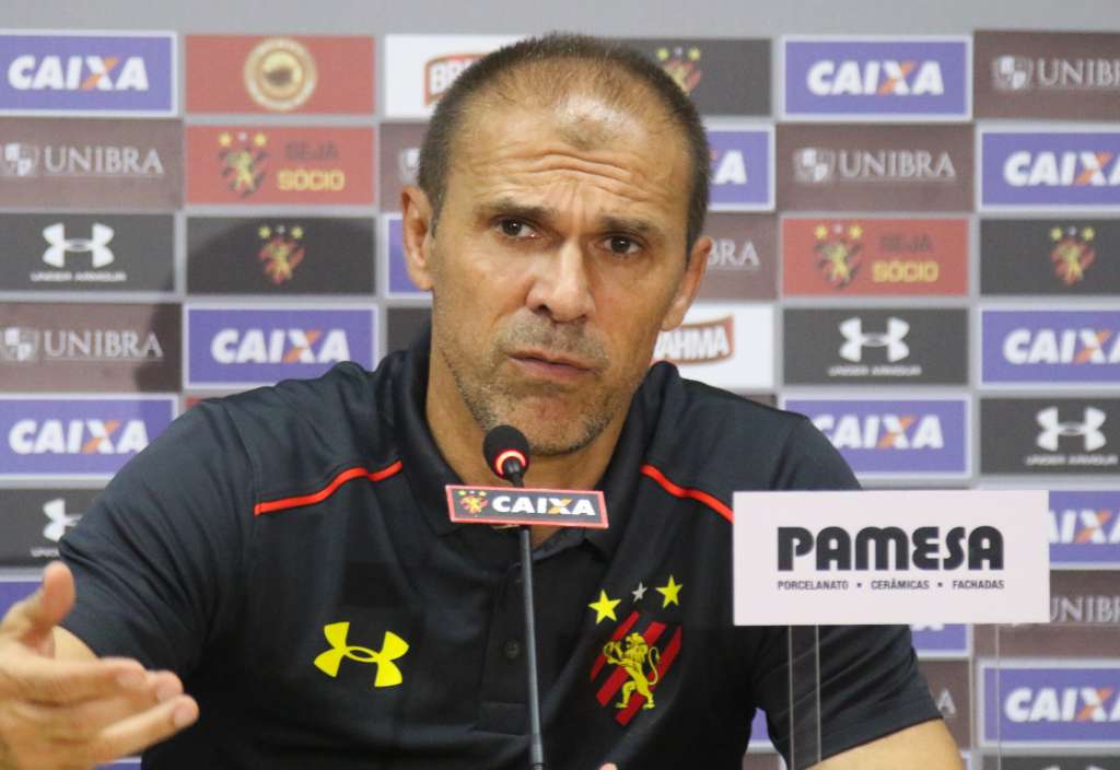 Técnico quer reeditar bom futebol da equipe que ficou cinco jogos invicta (Foto: Williams Aguiar/Sport Club do Recife)