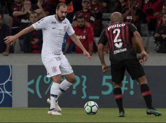 Com Danilo em campo, Corinthians perde de novo