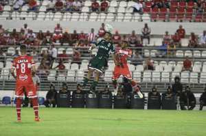 Série B: Claudinei espera grande jogo do CRB contra o Figueirense pela permanência