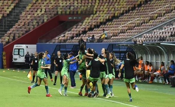 Comemoração de um dos gols do Iranduba no empate, por 2 a 2, com o Cerro Porteño-PAR, na Arena da Amazônia - Divulgação