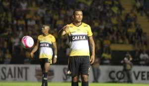 Zé Carlos é absolvido pelo STJD e vai campo pelo Criciúma em jogo decisivo