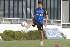 Justiça determina que Vasco penhore renda de dois jogos para pagar meia