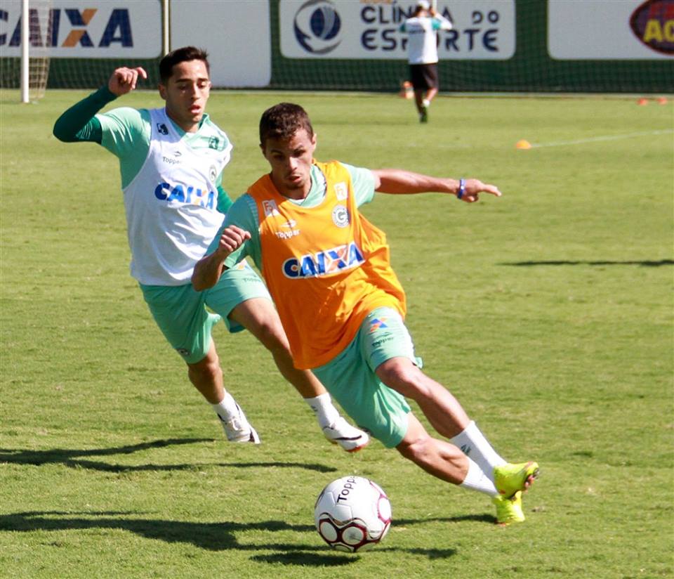 Série B: Atacante do Goiás chama camisa 10 do rival de “pipoqueiro”