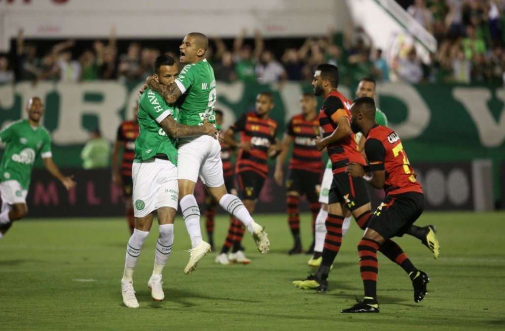Leandro Pereira foi o autor dos dois gols da Chapecoense na vitória sobre o Sport (Foto: Sirli Freitas/Chapecoense)