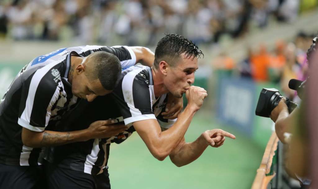 Juninho brilhou na vitória do Ceará - Pedro Chaves/FCF