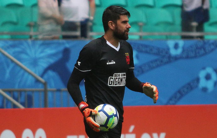 Fernando Miguel foi o principal destaque do triunfo do Vasco
