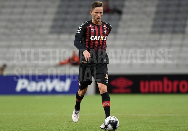 Léo Pereira jogou muito contra o Corinthians - Reprodução/Atlético-PR