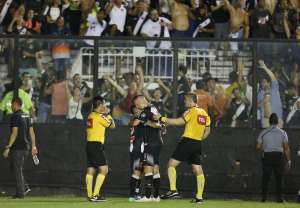 Destaque do Vasco, Maxi López não quer comemoração do Palmeiras em São Januário