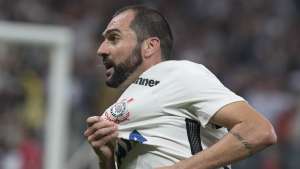 Corinthians toma decisão e não renovará contrato de Danilo