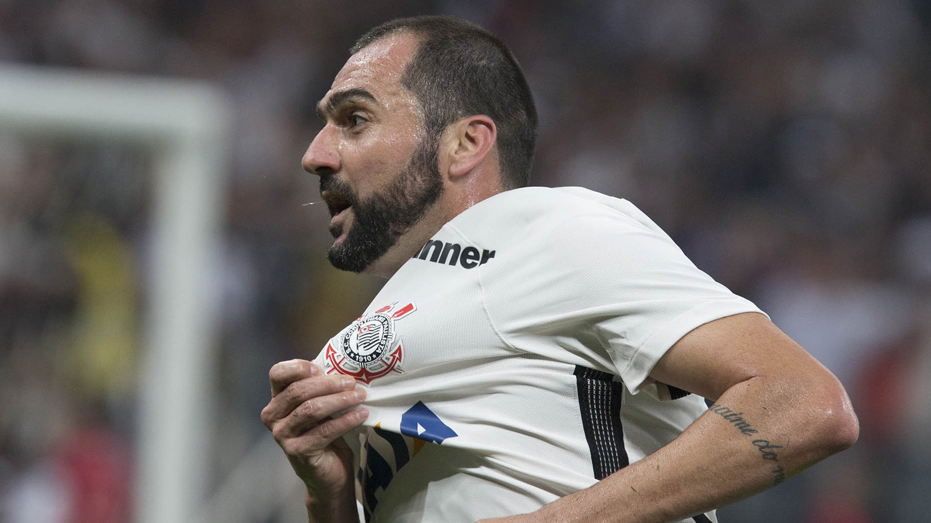 Corinthians toma decisão e não renovará contrato de Danilo