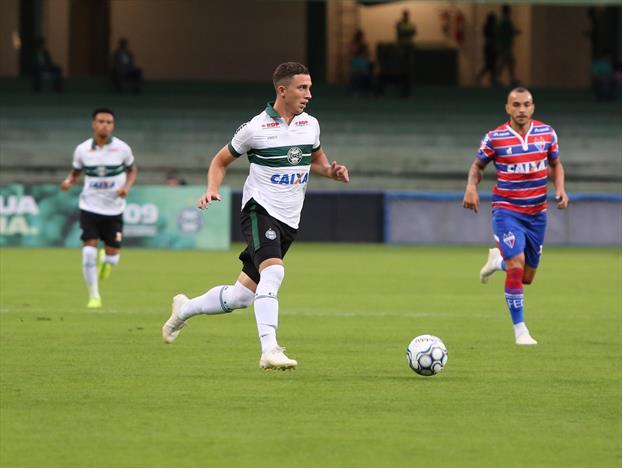 Coritiba derrota Fortaleza no Couto Pereira