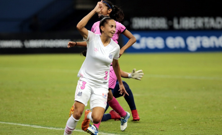 Juliete comemora o gol que abriu o placar na goleada que o Santos impôs sobre o Deportivo Ita-BOL, por 5 a 0, pela Libertadores Feminina - Divulgação