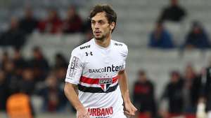 Apos lesão e em má fase, Rodrigo Caio vive ano para esquecer no São Paulo