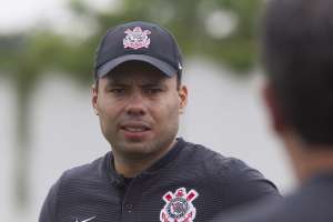Corinthians se aproxima de acerto pela volta de Fábio Carille; clube nega