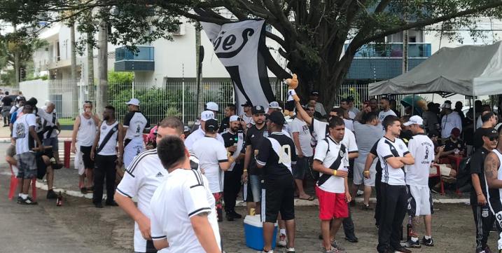 Quase dois mil torcedores da Ponte Preta foram até Florianópolis no confronto com o Avaí