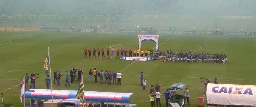 Houve muita fumaça verde antes e após o jogo com o Brasil-RS no Serra Dourada, mas decepção com derrota